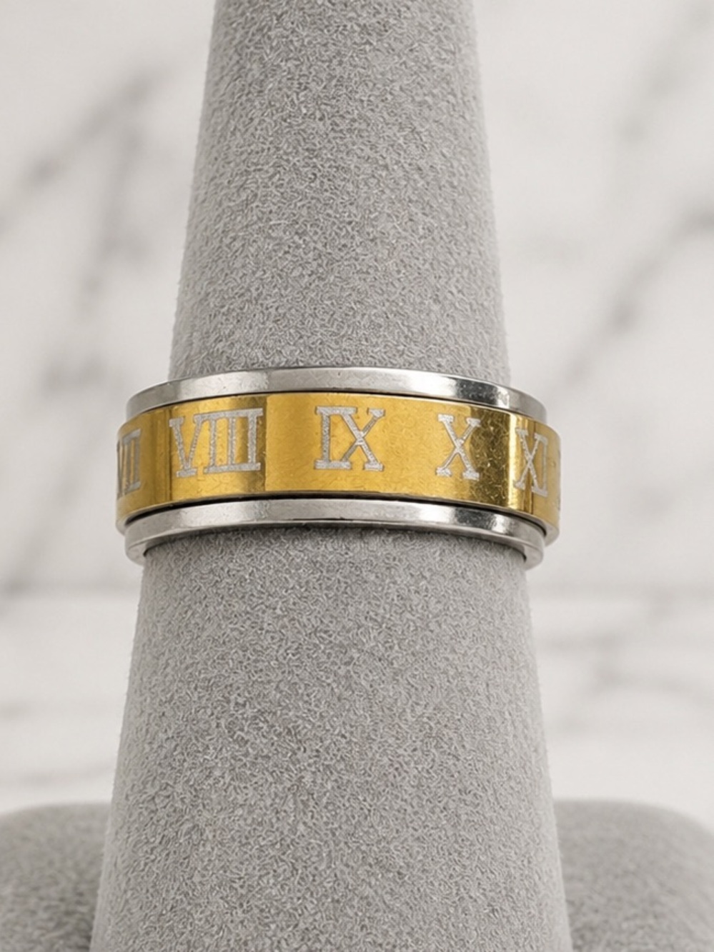 NWOT- Gold Filled Spinner Ring – Two-Tone Roman Numeral Design